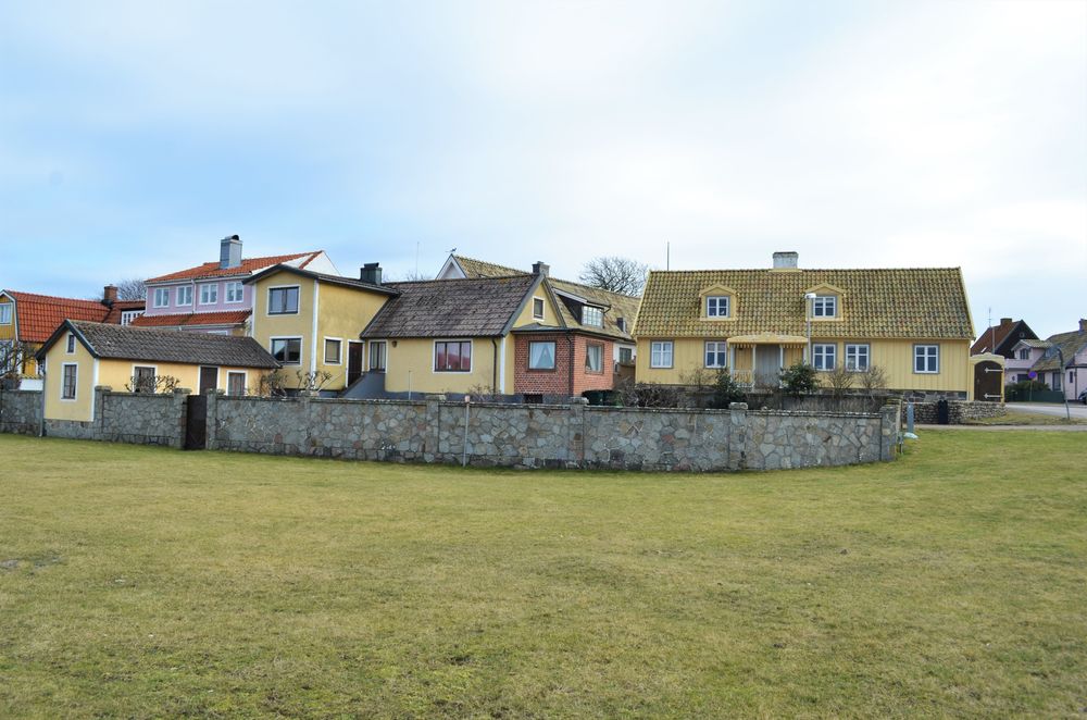 På bilden syns en del av bebyggelsen längs Bläsingevägen.