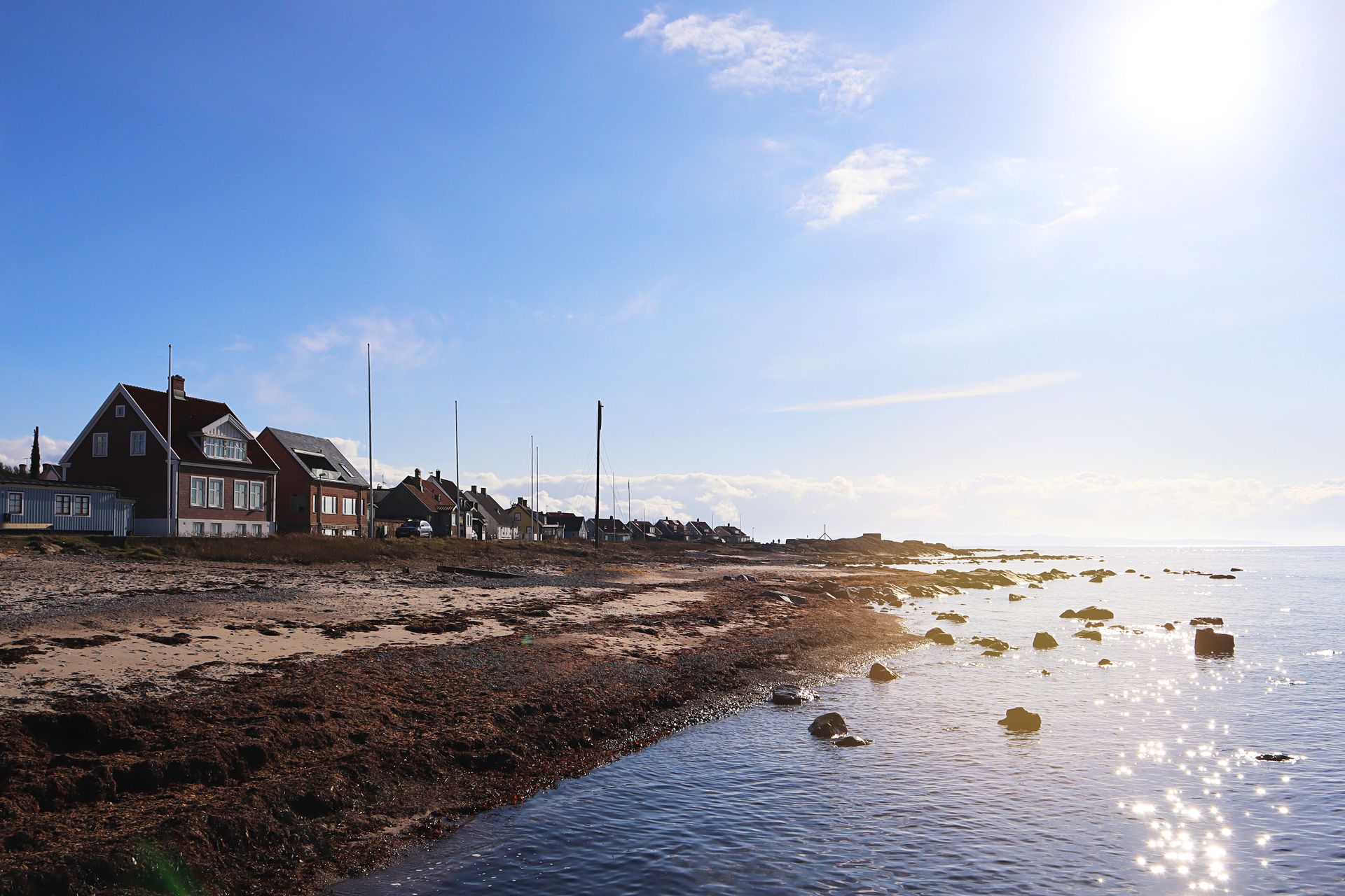 Strand och del av kustnära bebyggelse, Torekov.